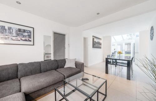 Oxford House | Pass the Keys Modern 4 Bed inc. Garden Room Parking - Oxford