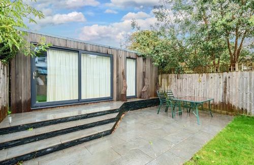 Oxford House | Pass the Keys Modern 4 Bed inc. Garden Room Parking - Oxford