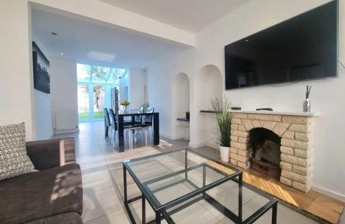 Oxford House | Pass the Keys Modern 4 Bed inc. Garden Room Parking - Oxford