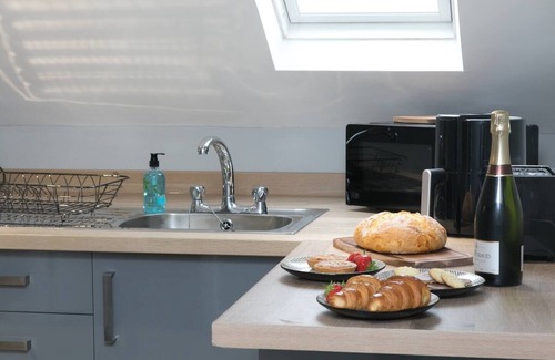 Llanddona Apartment | Pass the Keys | Modern en-suite room in country Pub/Restaurant (2)