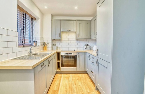 Lincoln House | Pass the Keys | Motherby 1 · Central House with a Garde