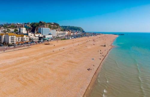 St Leonards-On-Sea House | Pass the Keys Sea Haven Stylish Beach Oasis