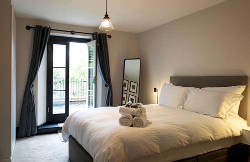 Brownswood Apartment | Pass the Keys | Stylish cosy 2bed near Finsbury Park w balcony