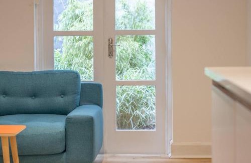 Kelvinbridge House | Pass the Keys Stylish West End Detached Mews