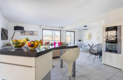 Chamalieres Apartment | Passerelle - Appart centre-ville balcon & garage