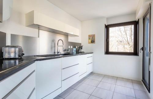 Chamalieres Apartment | Passerelle - Appart centre-ville balcon & garage