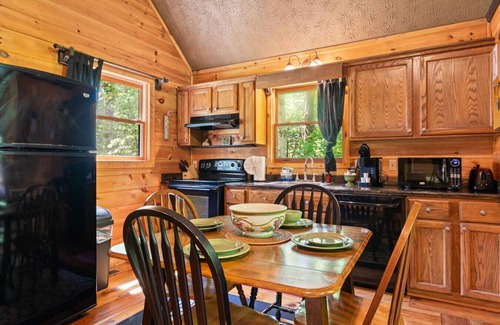 Gatlinburg - Pigeon Forge Cabin | Passion Pointe Getaway