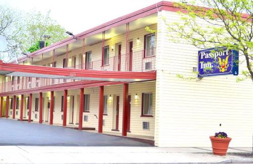 Downtown Niagara Falls Hotel | Passport Inn Niagara Falls