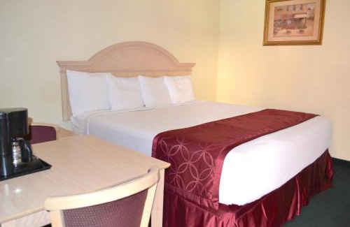 Downtown Niagara Falls Hotel | Passport Inn Niagara Falls