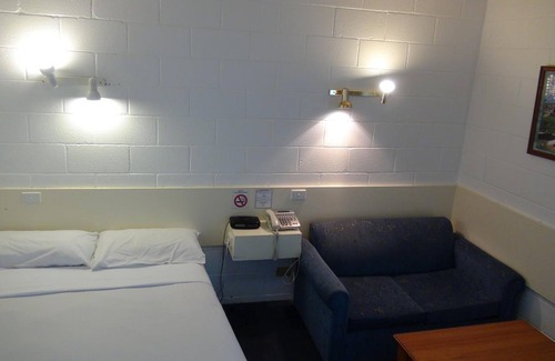 Kew Hotel | Pathfinder Motel