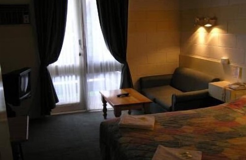 Kew Hotel | Pathfinder Motel