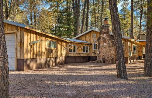 Christopher Creek House | Patio and Fenced Yard Cozy Payson Cabin Retreat