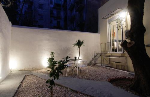 Kypseli Apartment | Patio Apartment near metro & Acropolis