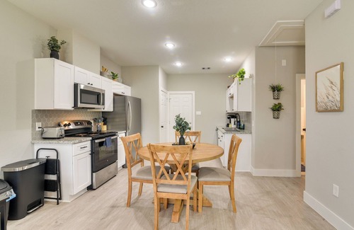 Northeast Houston Apartment | Patio & Fenced Yard: Home Close to Dtwn Houston!
