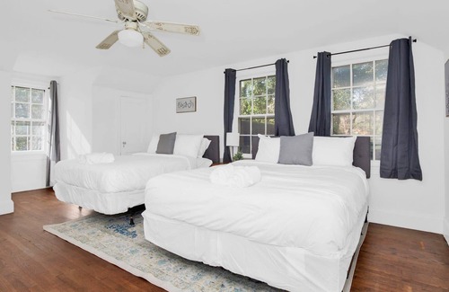 Terry Sanford House | Patio&Updated Kitchen! Central- Spring in Haymount