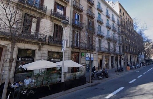 L'Antiga Esquerra de l'Eixample Apartment | Pau Claris | Design apt. next to Paseo de Gracia