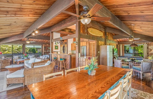 Hanalei House | "Paulele Beach House" Perfect Hanalei location & great views