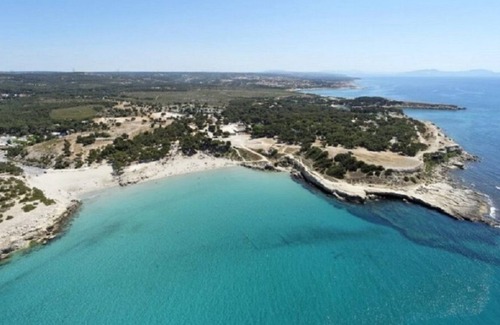Martigues Cabin | Pavilion in residence with swimming pool 150m from the sea