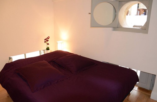 Avignon City Centre Cabin | PAVILLON DES ARTS * HEART OF THE CITY, AIR CONDITIONING, TERRACE, PARKING.