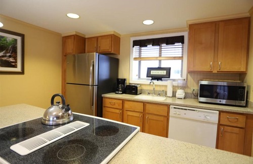 Lincoln Apartment | PB Jul 12-19, 1Mey, Lincoln, NH
