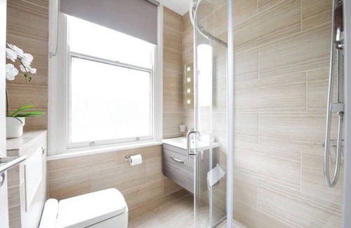 Notting Dale Apartment | PBC | Modern Studio Apartment in Bayswater (LS11)