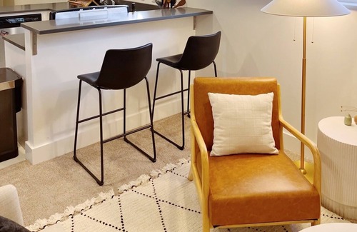 Ladd's Addition Apartment | PDX Pad On Clinton: Stones throw to restaurants, bars and shops on Division