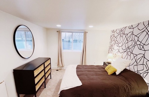 Ladd's Addition Apartment | PDX Pad On Clinton: Stones throw to restaurants, bars and shops on Division