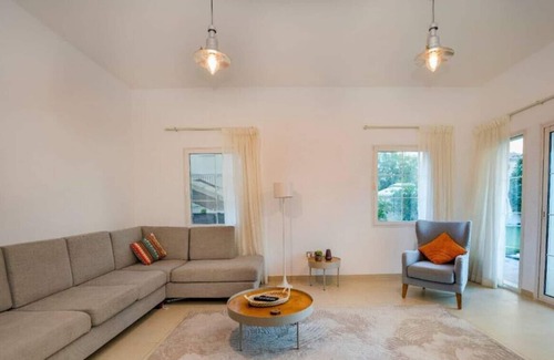 Jumeirah Village Triangle Villa | Peaceful Three Bed + Maids Villa in Tranquil JVT