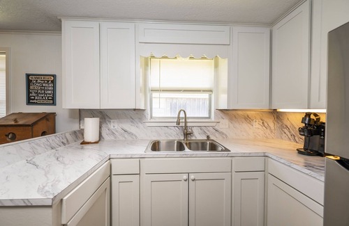 Cedar Lane House | "Peace At Bay" - Home on Caney Creek, Just Minutes to ICW, Gulf & Sargent Beach