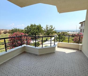 Ayvalik Apartment | Peaceful 1BR Apt by the Beach, Garden&BBQ in Cunda