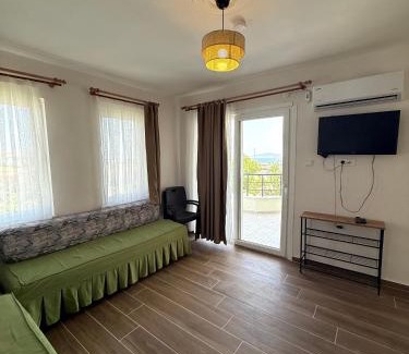 Ayvalik Apartment | Peaceful 1BR Apt by the Beach, Garden&BBQ in Cunda