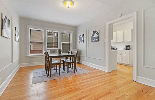 South Evanston Apartment | Peaceful 1BR Escape in Evanston - Hinman