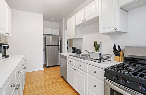 South Evanston Apartment | Peaceful 1BR Escape in Evanston - Hinman
