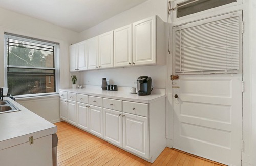 South Evanston Apartment | Peaceful 1BR Escape in Evanston - Hinman