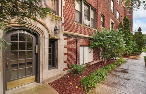 South Evanston Apartment | Peaceful 1BR Escape in Evanston - Hinman