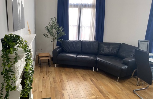 Holborn and Covent Garden Apartment | Peaceful 1BR Retreat in Holborn