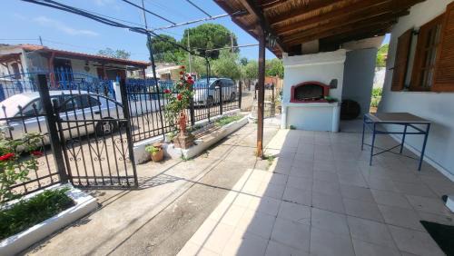 Agia Triada House | Peaceful 2-bedroom house 800m from beach