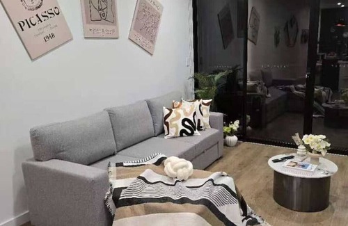 Woodforde House | Peaceful 2BR Home in Leafy Woodforde