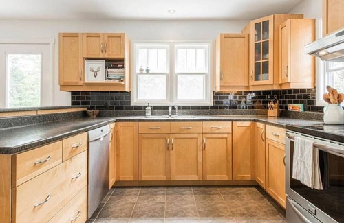 Bedford House | Peaceful 3-bdrm Getaway with beautiful propertynn