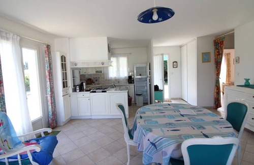 La Bree-les-Bains House | Peaceful 3-Room House with Garden, BBQ, Near Beach - 6 Guests, Pets Allowed