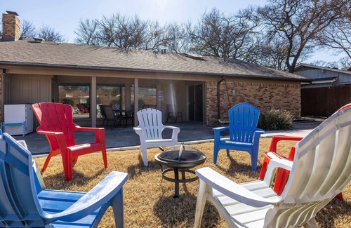 Bedford House | Peaceful 3BR Home Cowboy Stdm, Globe Life, Airport