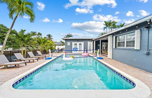 Fort Lauderdale House | Peaceful 5BR -Waterway Views Private Heated Pool