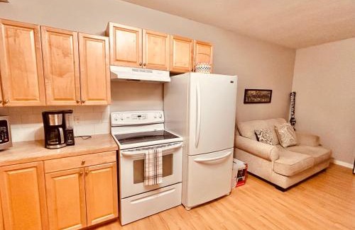 North Glenmore Apartment | Peaceful and cosy suite with kitchen and bathroom in desired north Glenmore - perfect for any stay