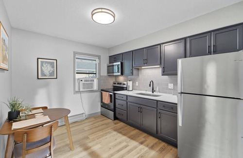 Altoona Apartment | Peaceful and Cozy - 2BR Apartment- Altoona