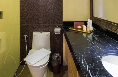 Diliman Hotel | Peaceful and Relaxing Roma (Junior Suite)