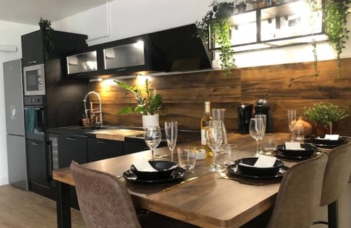 Longjumeau Apartment | Peaceful apartment 10 minutes from Orly airport and 20 minutes from Paris