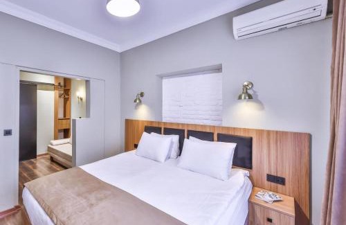Galata Apartment | Peaceful Apartment Near Galata