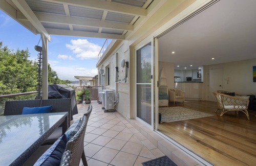 Killcare Apartment | Peaceful bright & airy waterside apartment with stunning rooftop views