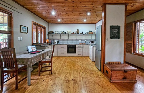 Port Edward House | Peaceful cabin with pool on tropical south coast