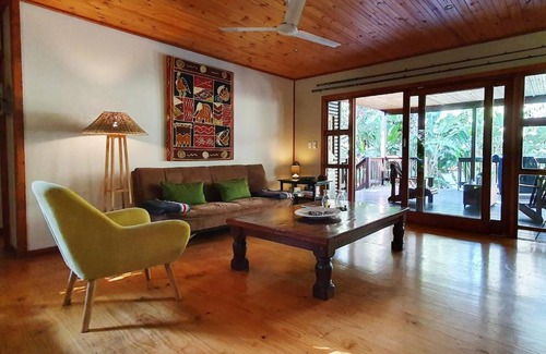 Port Edward House | Peaceful cabin with pool on tropical south coast